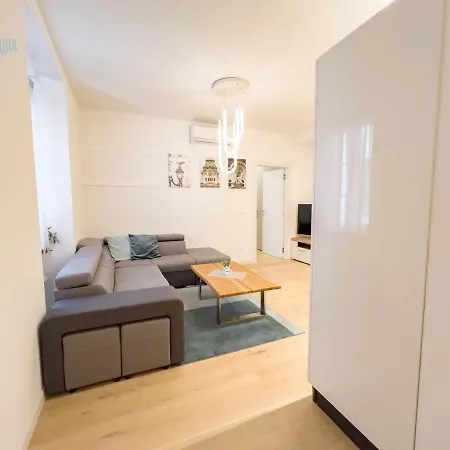 Piazza Della Borsa 3b Tirabora Short Rent Apartman Trieszt