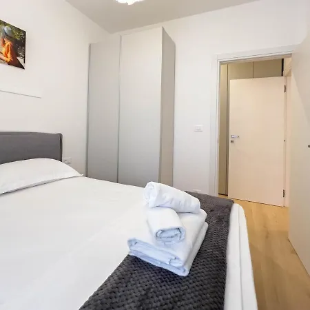 Apartman Piazza Della Borsa 3b Tirabora Short Rent Trieszt