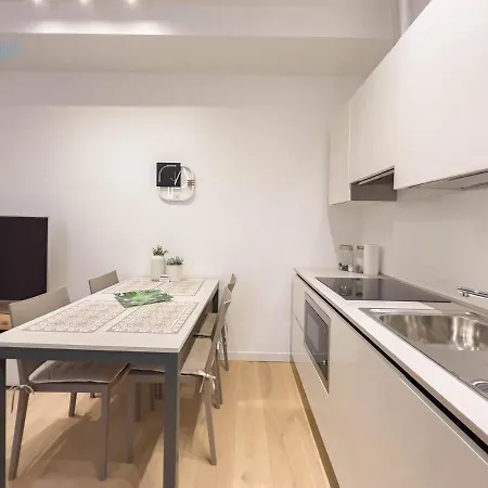 Piazza Della Borsa 3b Tirabora Short Rent Apartment