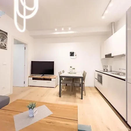 公寓 Piazza Della Borsa 3b Tirabora Short Rent *