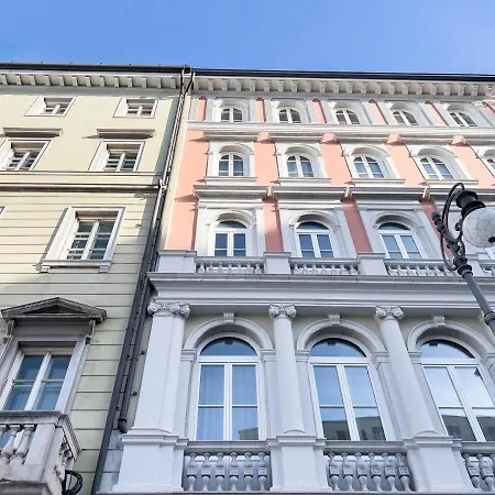 Apartment Piazza Della Borsa 3b Tirabora Short Rent