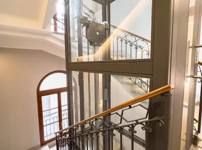 Piazza Della Borsa 3b Tirabora Short Rent Lägenhet Trieste